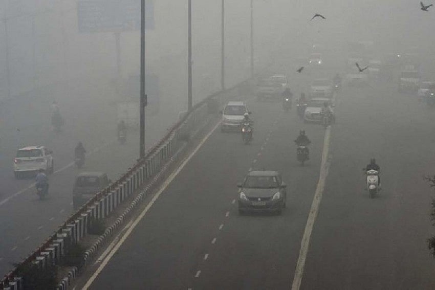 Delhi's Air Quality Likely To Turn 'Poor' On Monday Due To Lowering Temperatures And Slow Wind Speed