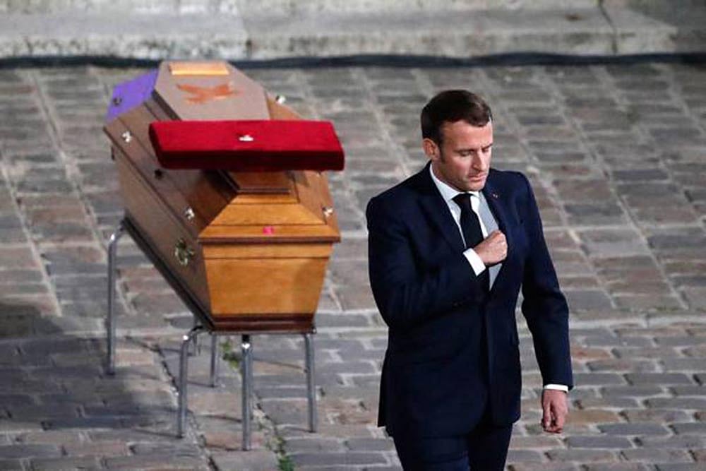 France Issues Ultimatum To National Muslim Body To Accept 'Charter Of Republic Values'