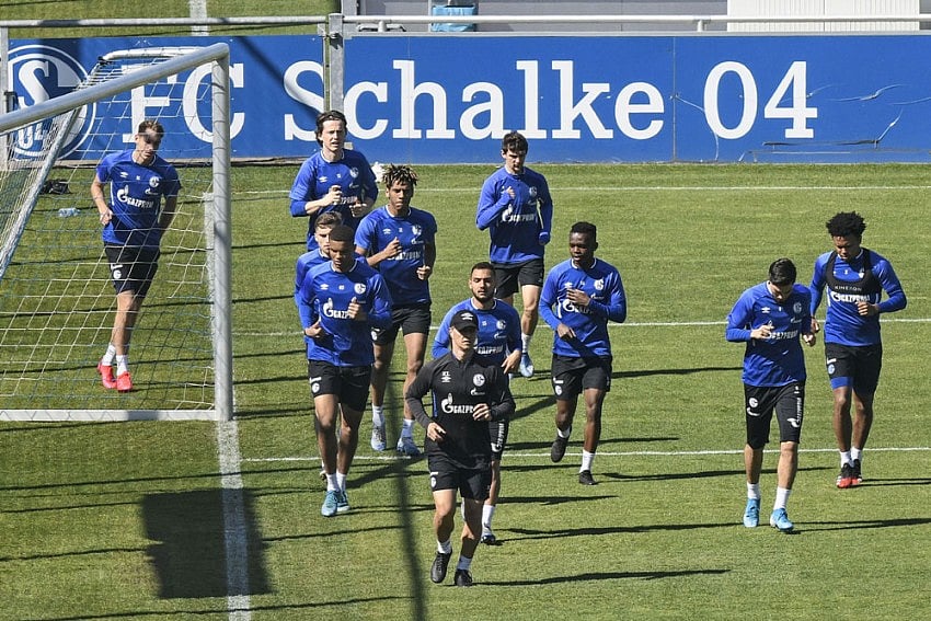 German Club Schalke In Crisis: Director Departs, Players Suspended