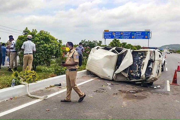 Four People Killed As Innova Rams Into Roadways Bus In Greater Noida