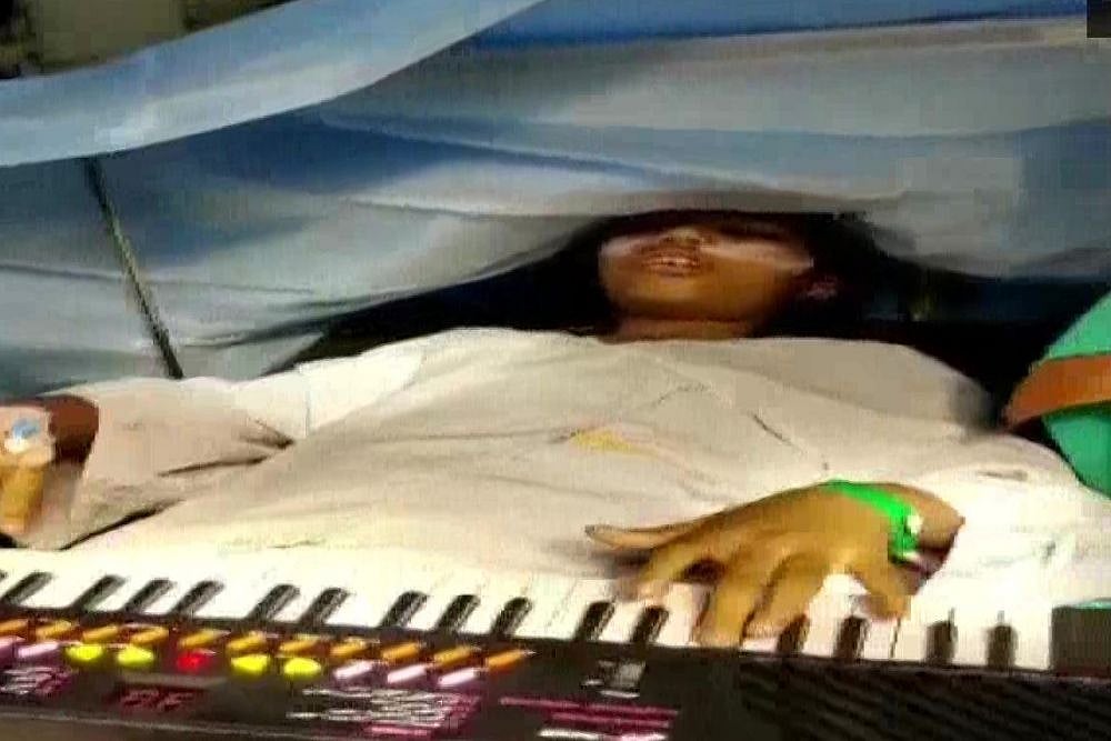Nine-Year-Old Gwalior Girl Plays Piano For Six Hours During Brain Surgery