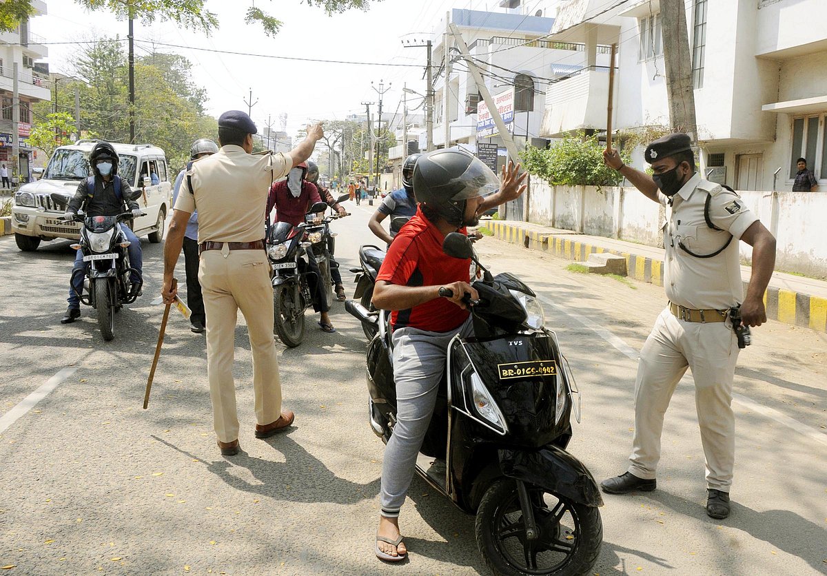 Bihar Police Lathi Charge SSC Aspirants