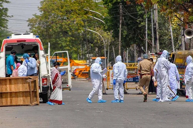 Amid COVID-19 Lockdown, Police Bar Blood Donors From Reaching Hospital - null