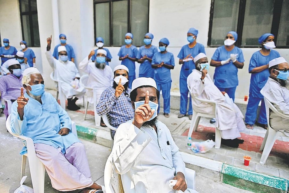 Hundreds Of Recovered Tablighi Jamaat Members Donate Blood Plasma For COVID-19 Patients
