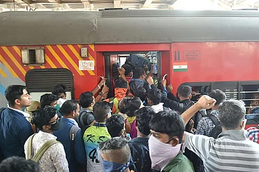 IRCTC Glitches Disrupt Bihar Diwali Bookings; Railways Add Special Trains