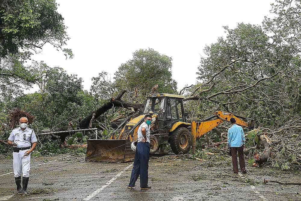 Cyclone Amphan Death Toll Rises To 85 In Bengal; People Protest Over Electricity, Water Supply