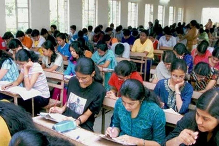 Fresh Dates For JEE, NEET To Be Announced On May 5: HRD Ministry