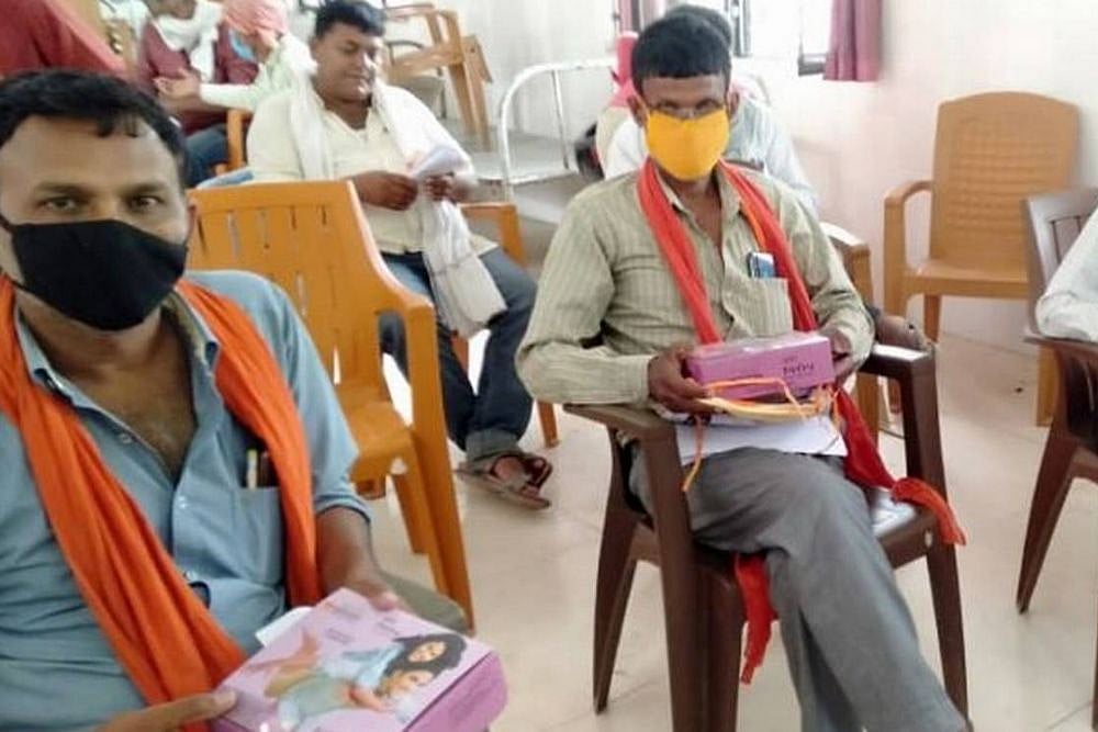 Bihar Govt Distributes Condoms Among Migrants Leaving Quarantine Centres