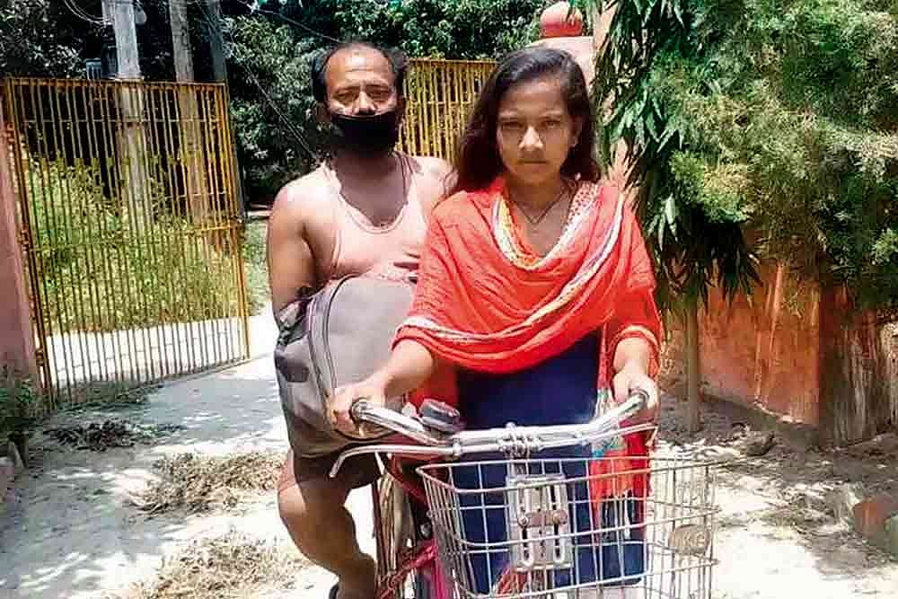 Cycle Girl In Filmy Feud