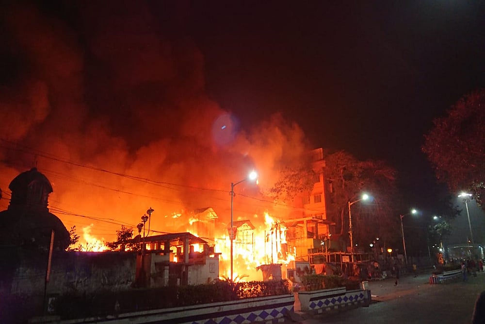 A Massive Fire near Chandni Chowk metro station