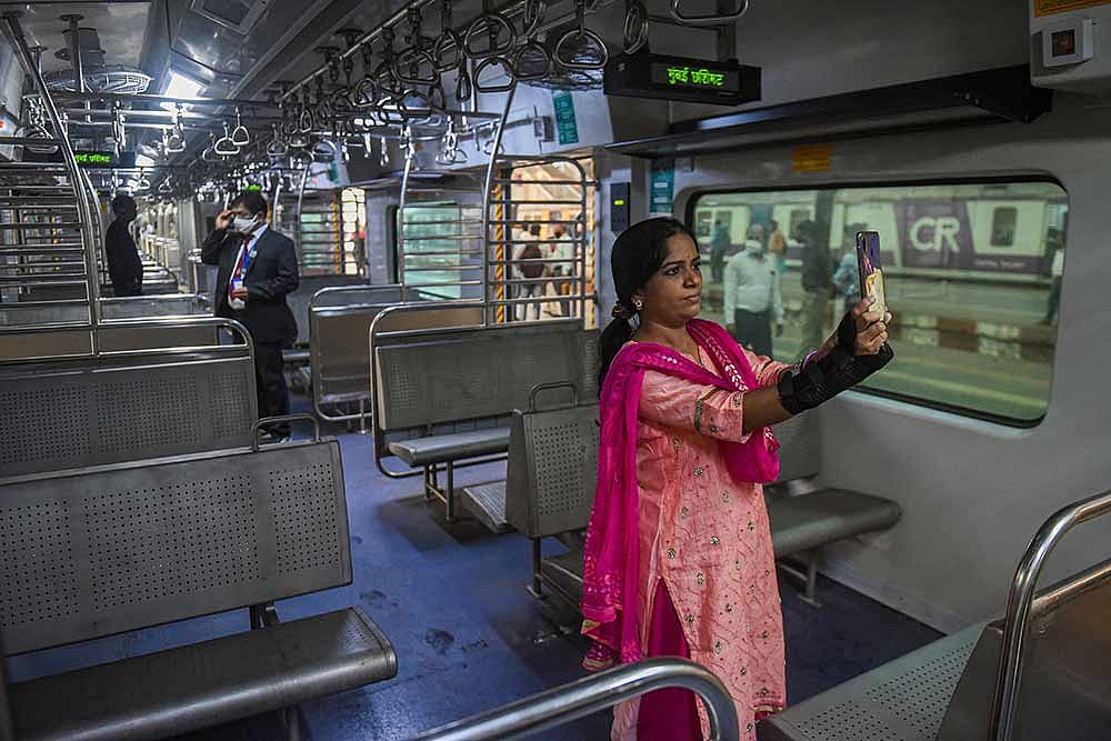 Mumbai's Local Train Services To Resume From February 1 After Government's Nod