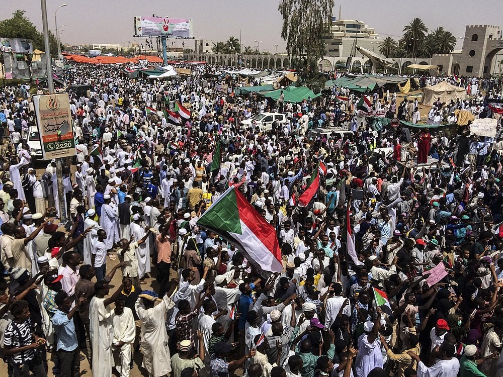 Sudanese Protesters Call For Dissolving Of Joint Government
