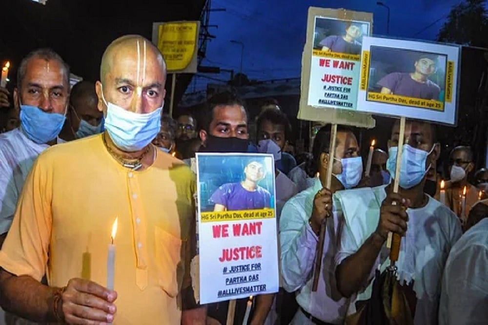 Temple Attacks: ISKCON Kolkata Members Protest Outside Bangladesh Deputy High Commission