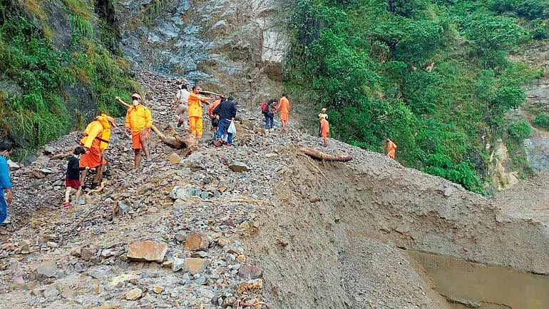 Uttarakhand-Himachal: Indian Army, ITBP Find Two More Trekkers' Bodies, Five Others Airlifted