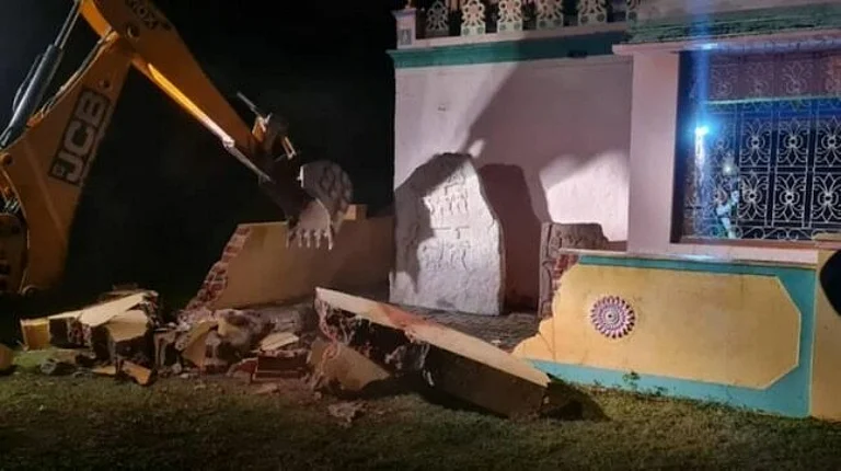 Karnataka Outlaws Demolition Of Existing Religious Structures In Public Places - null