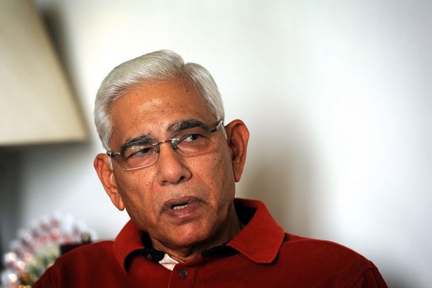 2G Spectrum Back In News With Ex-CAG Vinod Rai’s Apology