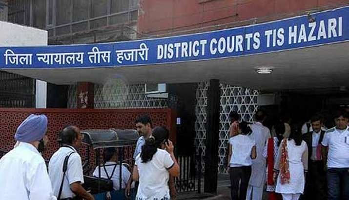 Police Retrieves Body Of Bar Association Employee From Tis Hazari Court Chamber