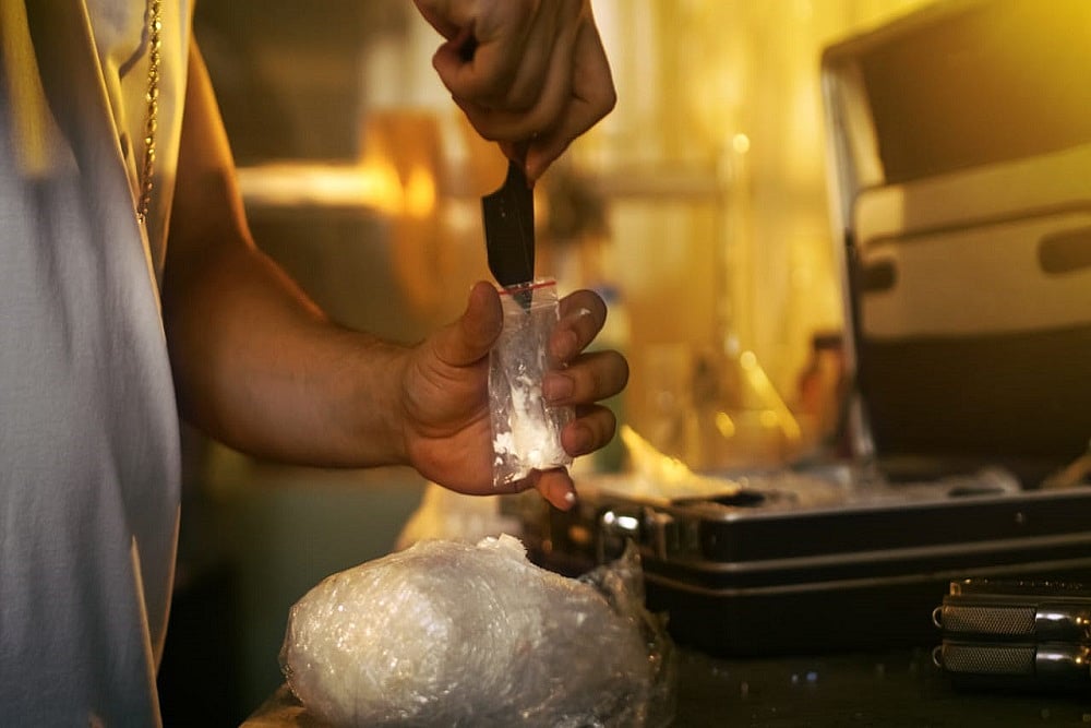  Despite the heightened vigilance the international mafia is continuing to land the narcotics in various parts of Gujarat