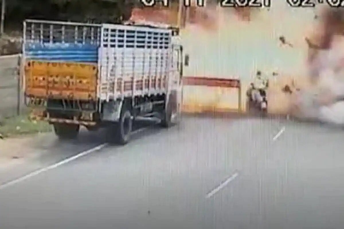 Watch: Shocking Footage Of Cracker-Laden Truck Bursting Into Flames In Tamil Nadu