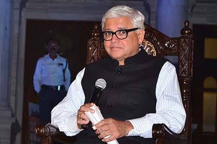 Book Review | 'The Nutmeg’s Curse: Parables For A Planet In Crisis' By Amitav Ghosh - null