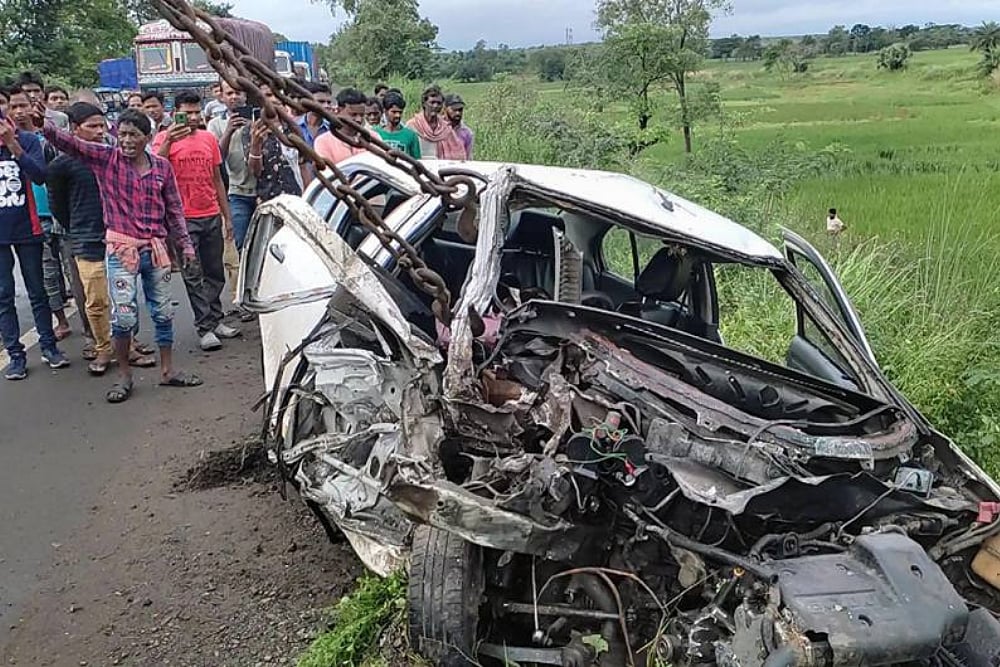 Maha: 4 injured as car falls into gorge at Malshej Ghat