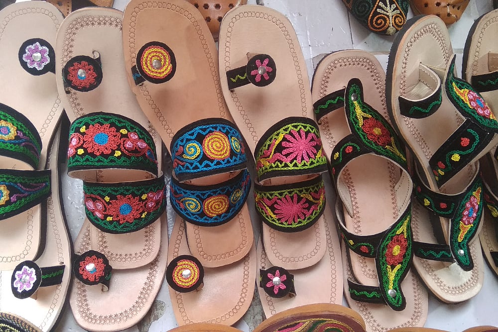 Himachal Pradesh's Famed 'Chamba Chappals' And Lahauli Socks, Gloves Get GI Tag