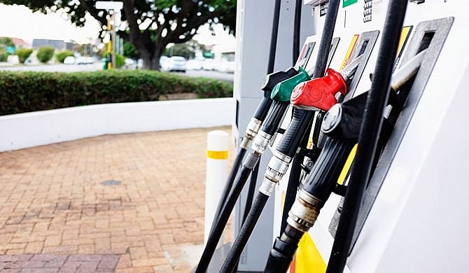 Delhi Petrol Prices Reduced By Rs 8 Per Litre, OMCs Hike LPG Rates