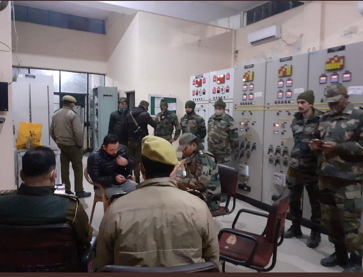 Jammu And Kashmir: Valley Plunges Into Darkness As Power Cuts Continue
