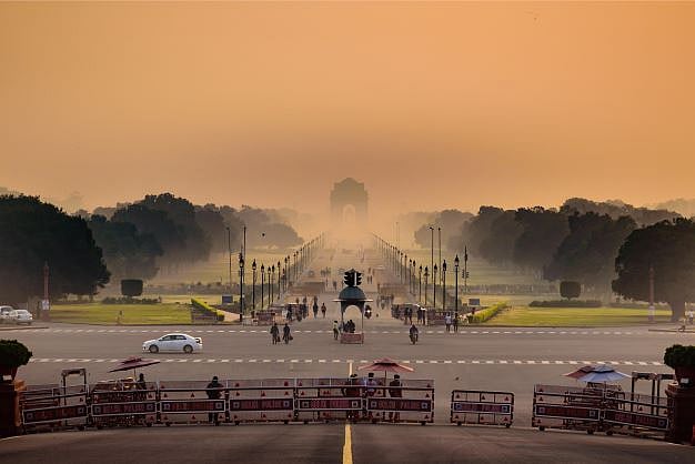 Delhi AQI ‘Very Poor’; Temperature Recorded At 10.4 Degrees Celsius