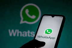 WhatsApp Blocks Accounts Under 24-Hour Review Amid Media Sharing Outage - null