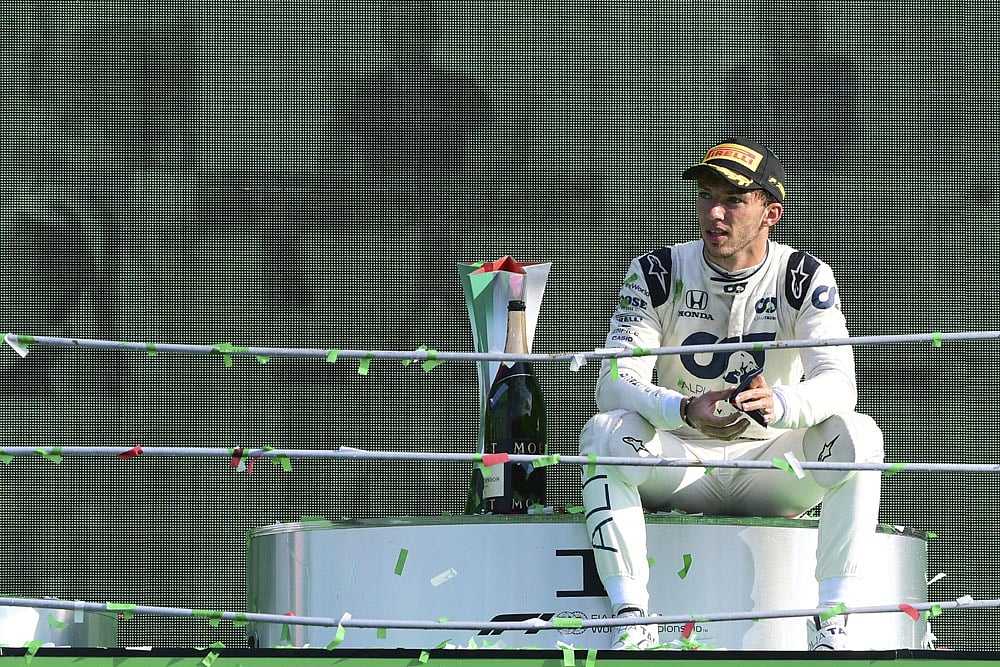 F1 Driver Pierre Gasly Confirmspositive Test For Coronavirus