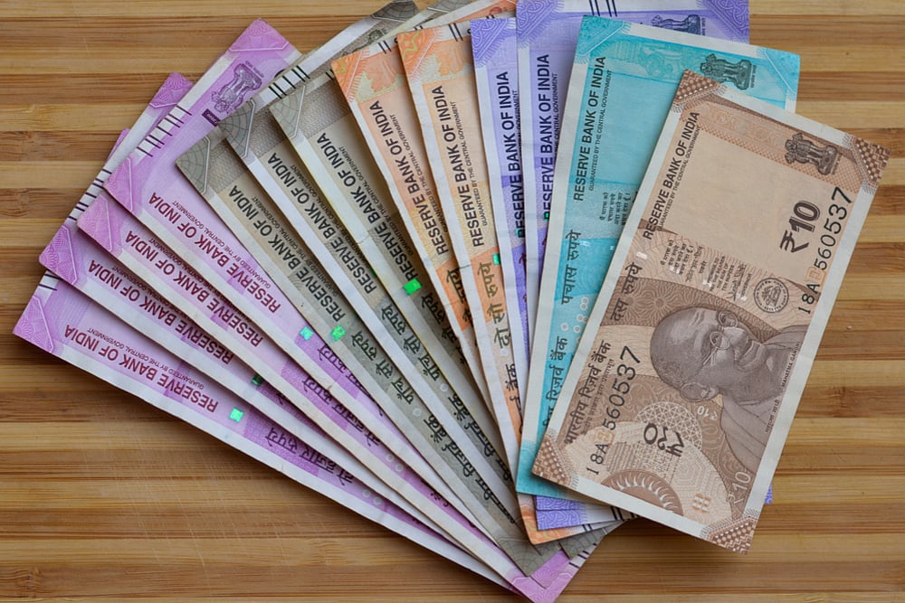 Man In UP Tries To Deposit Fake Currency Notes In Bank, Detained