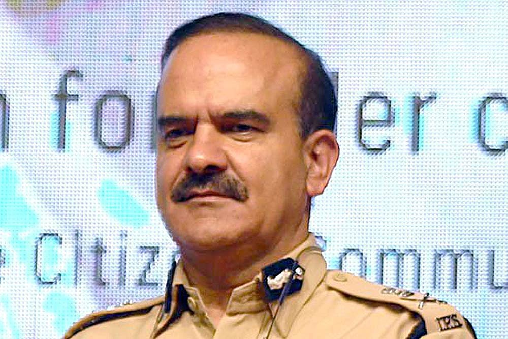 Mumbai: FIR Against Param Bir Singh, 26 Others, Based On Cop’s Complaint