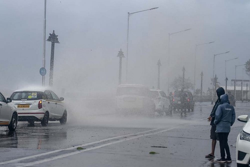 Mumbai Airport To Stay Closed Till 6pm Due To Cyclone Alert