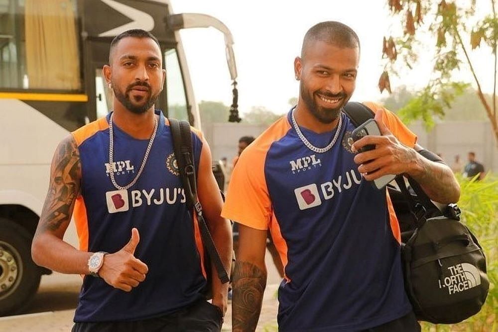 Pandya Brothers - Hardik And Krunal - Distribute Oxygen Concentrators In Fight Against COVID-19