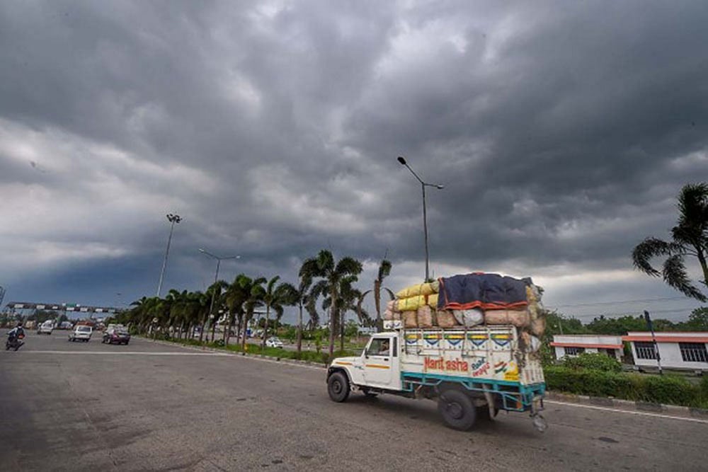 Rainfall has been reported in few parts of Odisha and West Bengal as Cyclone Yaas hurtles towards the two states 
