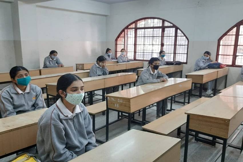 Students, Delhi Govt Move HC Against Order Allowing Private Schools To Charge Fees