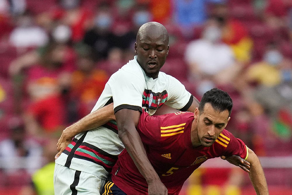 Spain Euro 2020 Plans Hit As Sergio Busquets Tests Positive For COVID-19