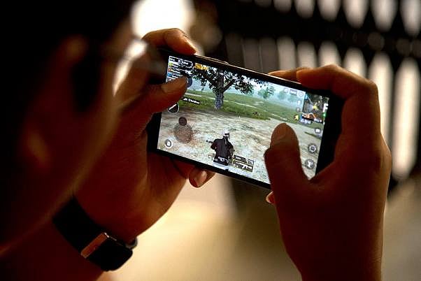 Children Addicted To Phone Says Research