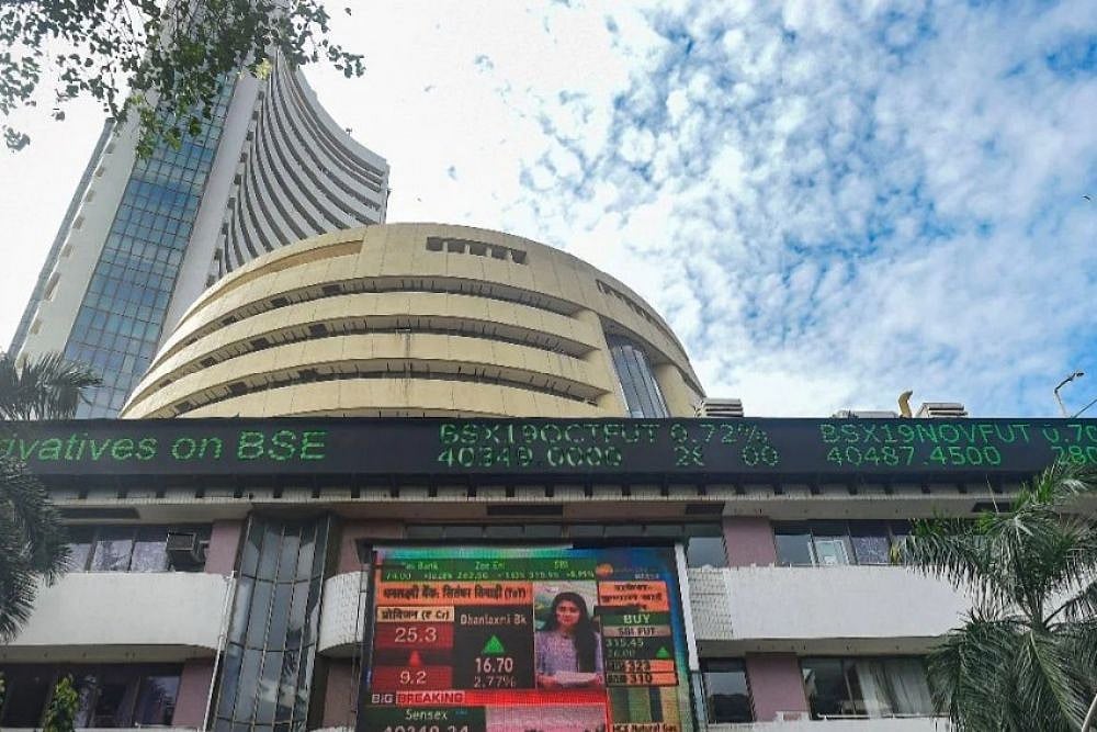Sensex Tanks 587 Points; HDFC Bank Slumps Over 3%