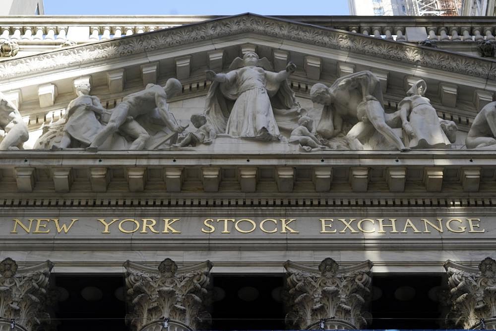 Global Markets Sink Ahead Of US Federal Reserve Report On Economy
