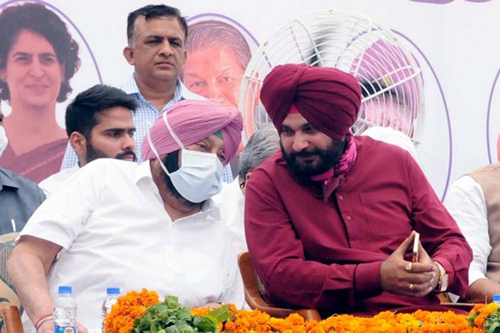Navjot Sidhu Meets Amarinder Singh With 5 Demands From Punjab Government