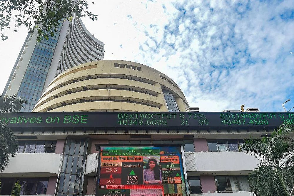 Sensex Down By 135 Points; Nifty Ends Near 15,700