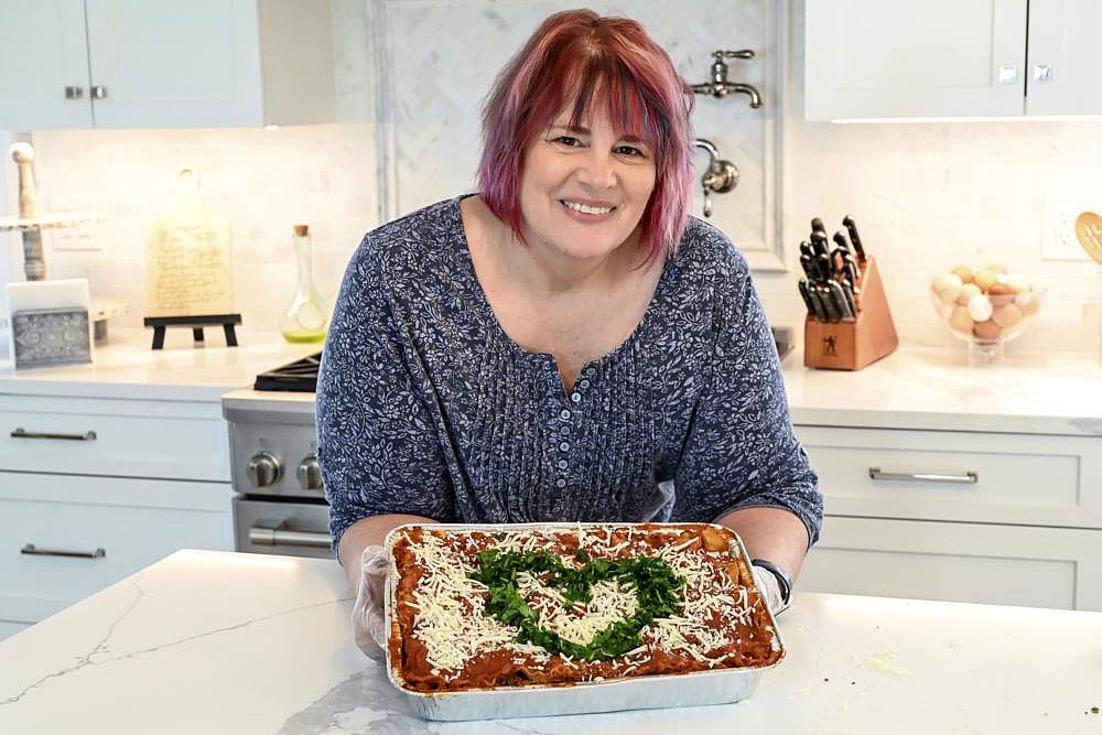 US NGO Distributes 100K Lasagnas To Help Feed Hungry Families Amid Pandemic