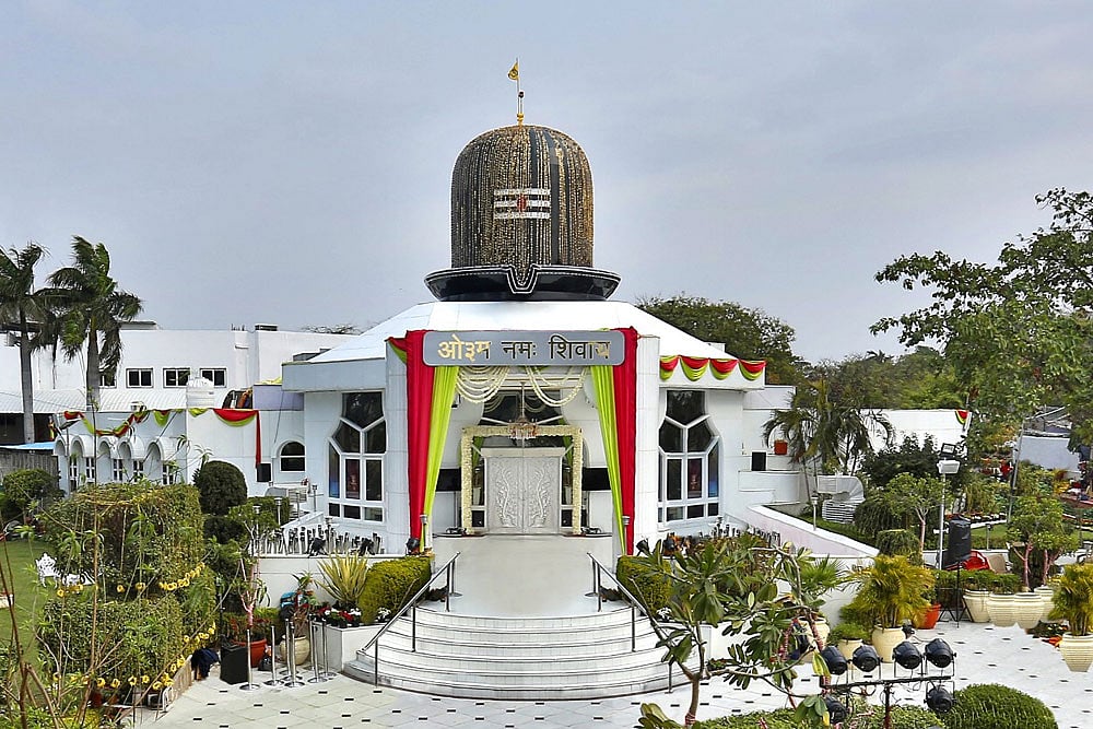 Delhi Family Defraud Devotees Of Crores By Claiming To Be 'Messengers' Of ‘Guruji Maharaj’