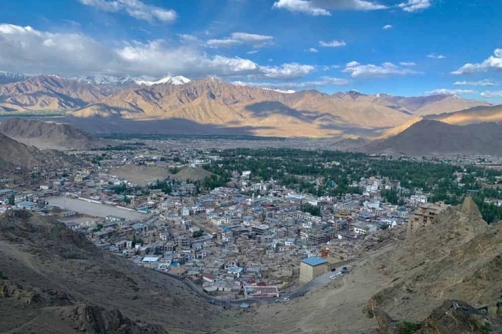 Ladakh Leaders Meet MoS Defence, Seek Restoration Of Statehood