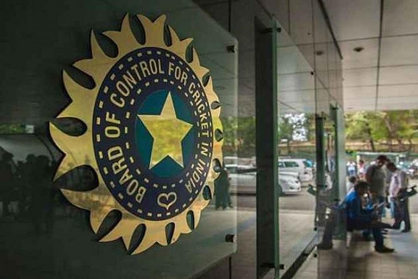 IPL To Get Richer, BCCI Expects Rs 5000 Cr Windfall As Base Price For New Teams Kept At Rs 2000 Cr Each - null