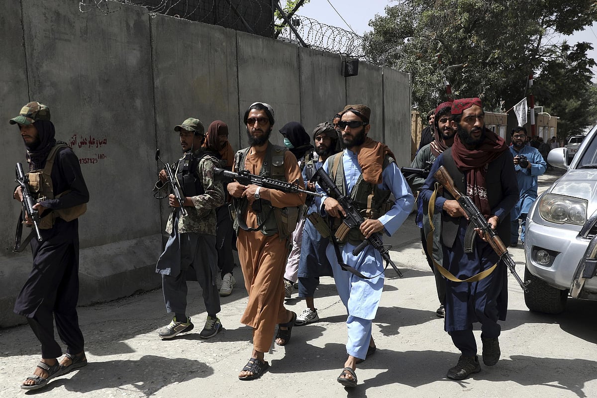 Taliban Warns Female Workers Of Kabul City To Stay Home