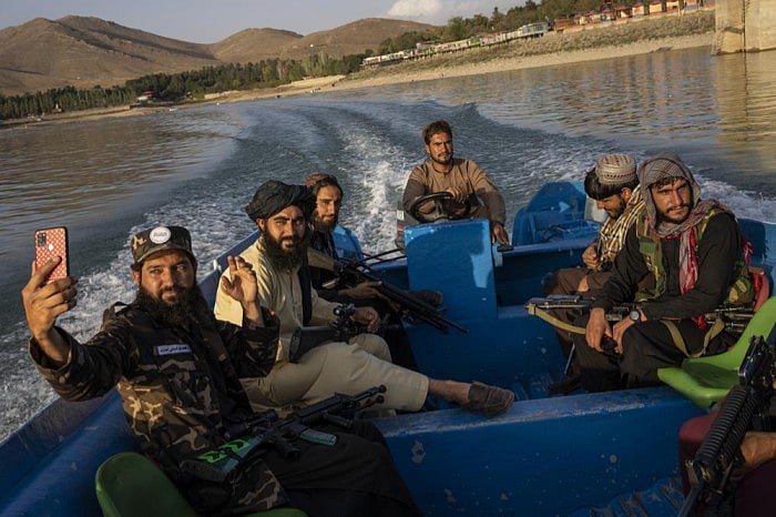 'No Shave': Taliban's Diktat To Barbers In Afghanistan Province