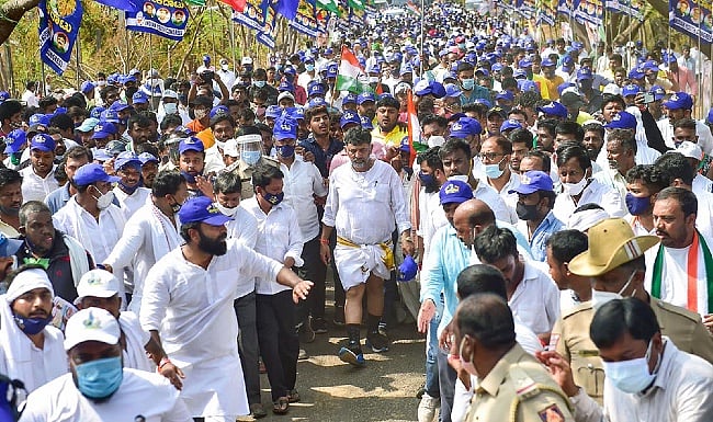 Karnataka Govt Prohibits Inter, Intra District Movement Of Vehicles And Persons For Taking Part In Cong Padayatra